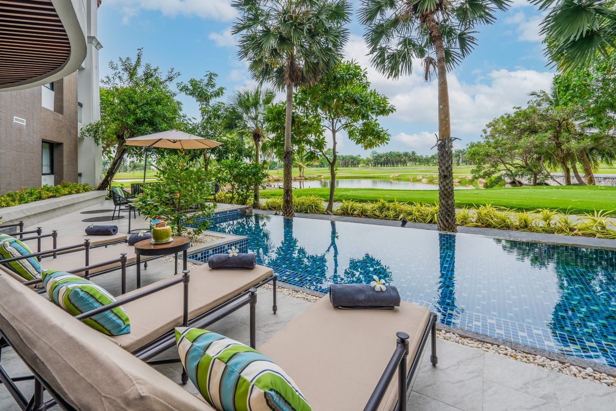 Summit Windmill Golf Suite Hotel @Suvarnabhumi